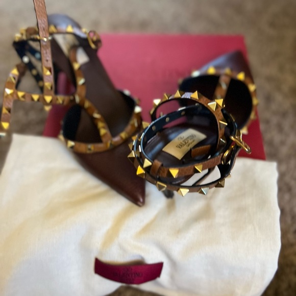 VALENTINO  
Rockstud Caged 65 Grainy Leather Ankle Strap Pump - Picture 2 of 2